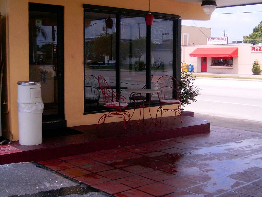 Budget Inn Of Okeechobee Zewnętrze zdjęcie
